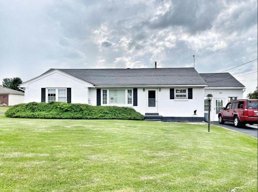 835 Lexington Road - Photo 1