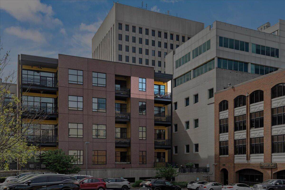 121 Martin Luther King Boulevard - Photo 1