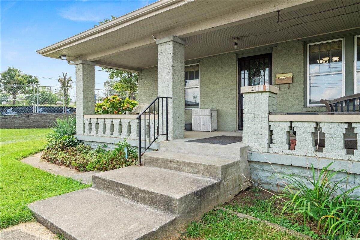 1326 Versailles Road - Photo 1