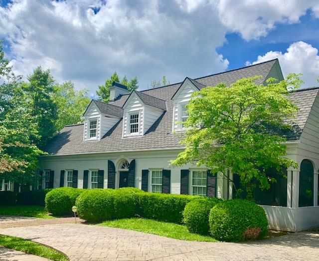 221 Henry Clay Boulevard - Photo 1
