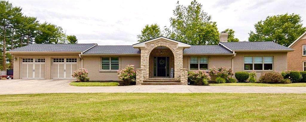 900 Chinoe Road - Photo 1