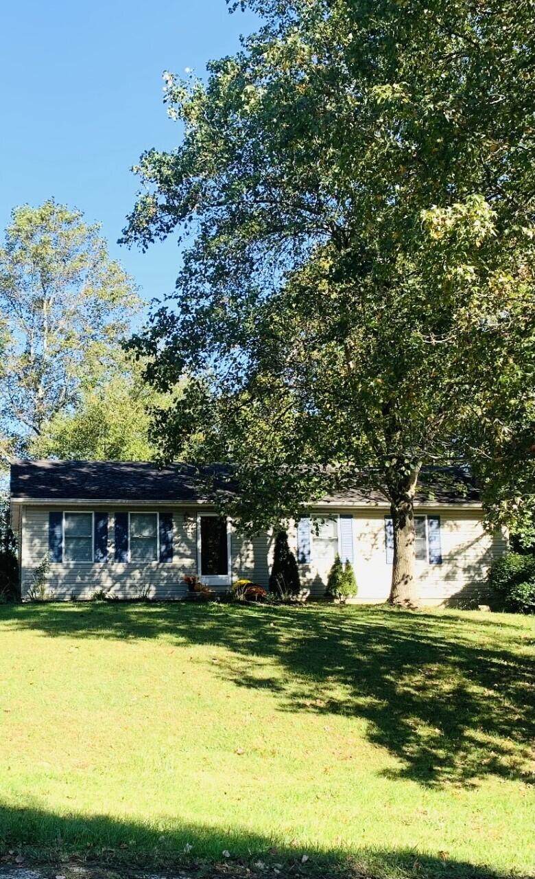1043 Gregory Lane - Photo 1