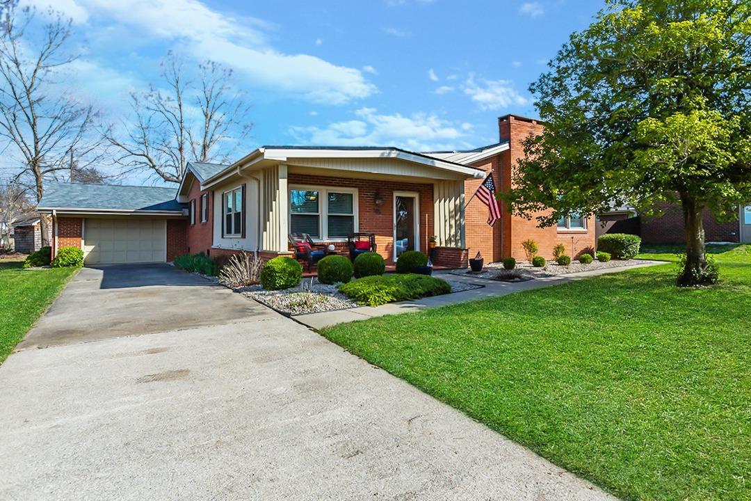 105 Circle Drive - Photo 1