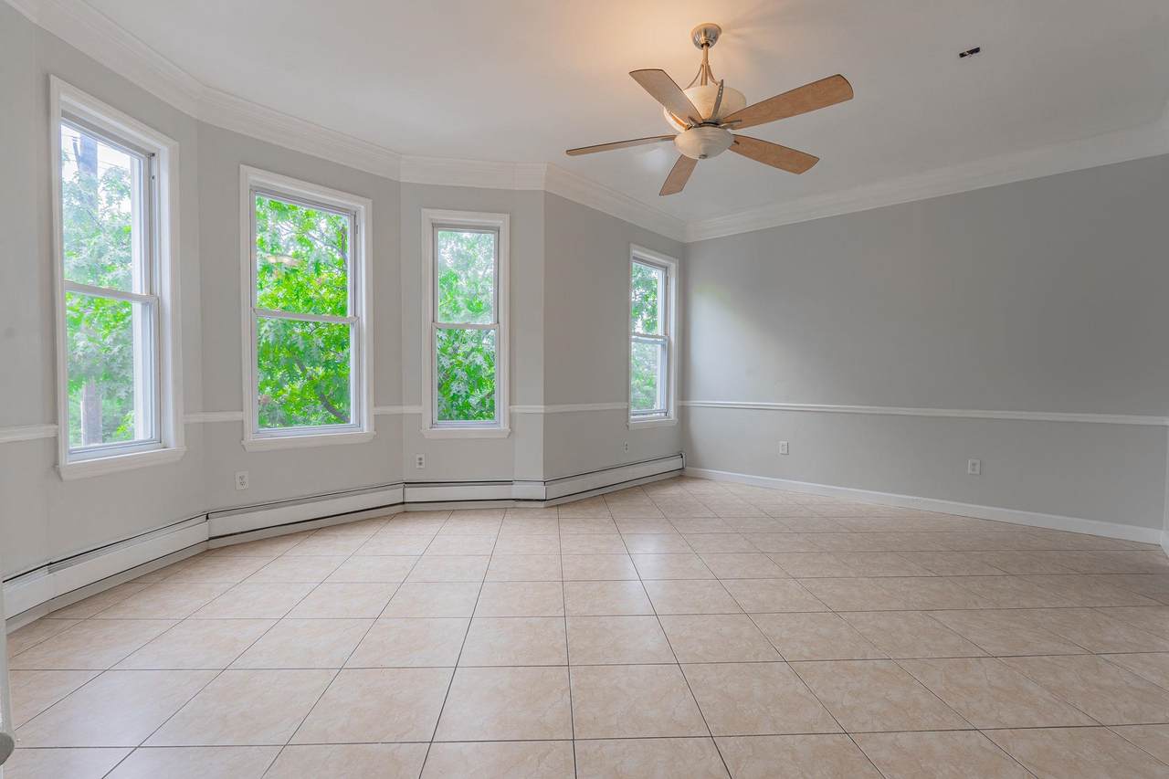 12 Carlton Ave - Photo 1