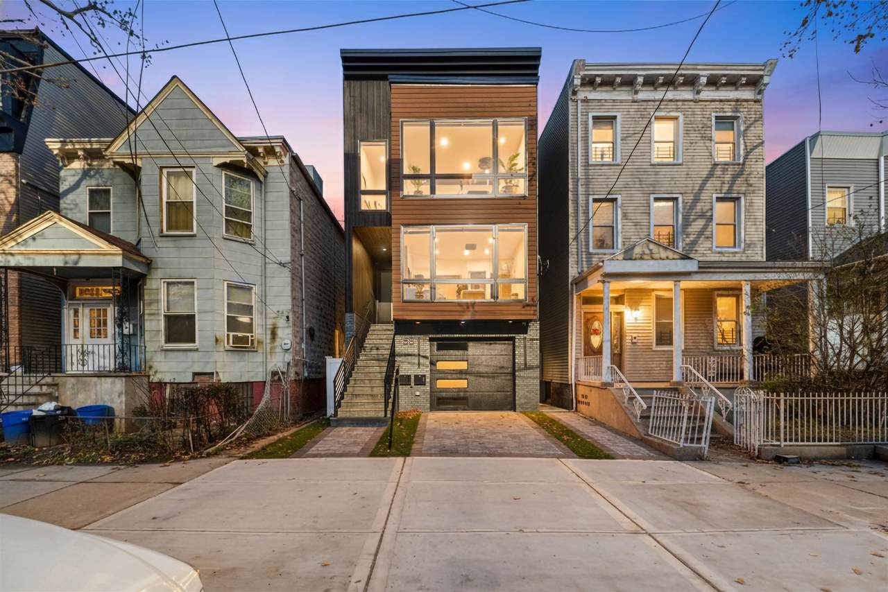 58 Gardner Ave - Photo 1