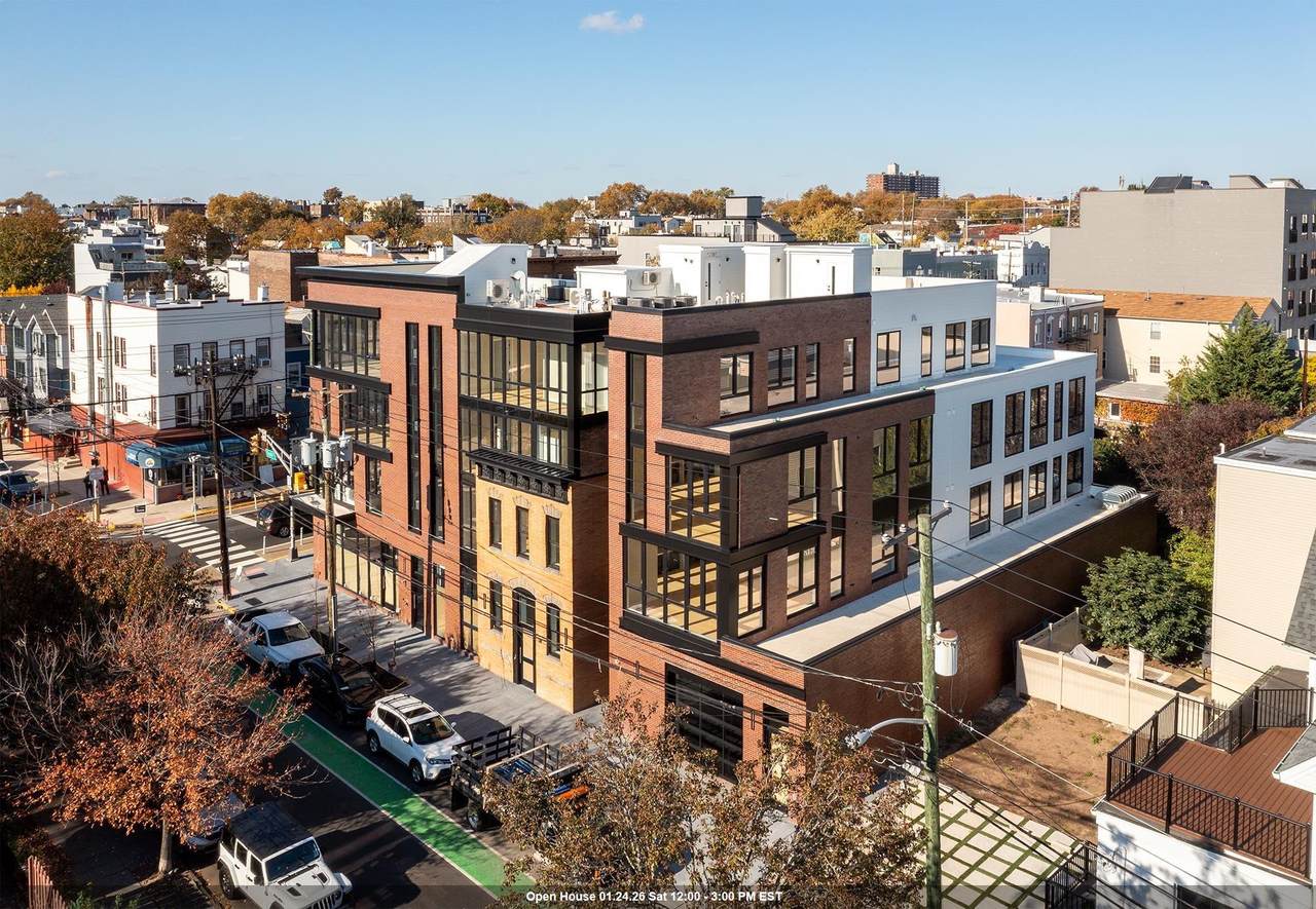 10 South St - Photo 1