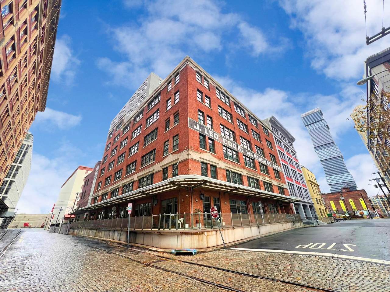 140 Bay St - Photo 1