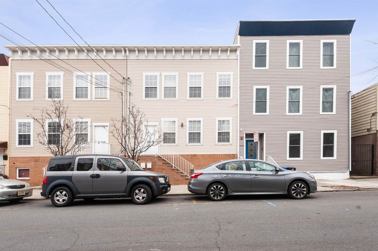 248 Pine St - Photo 1
