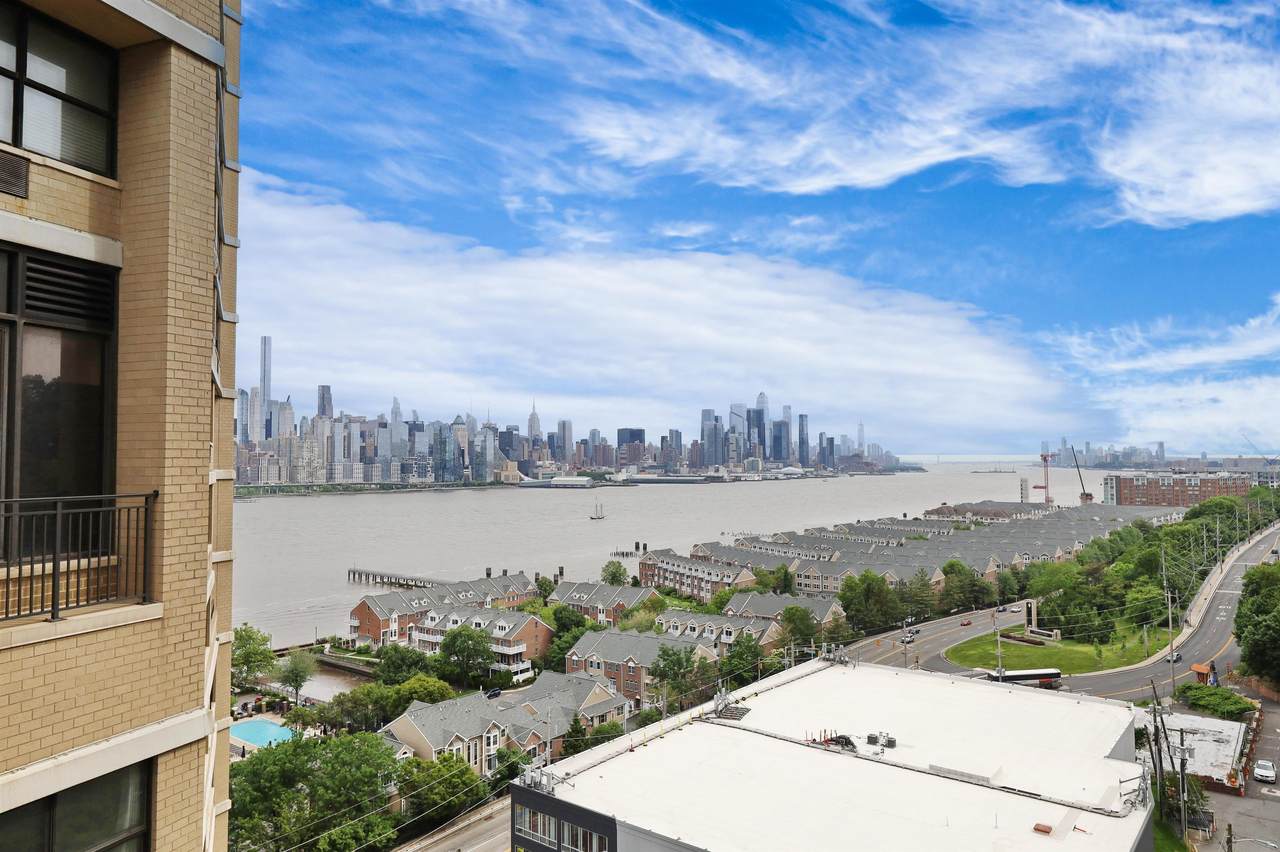 7002 Blvd East - Photo 1