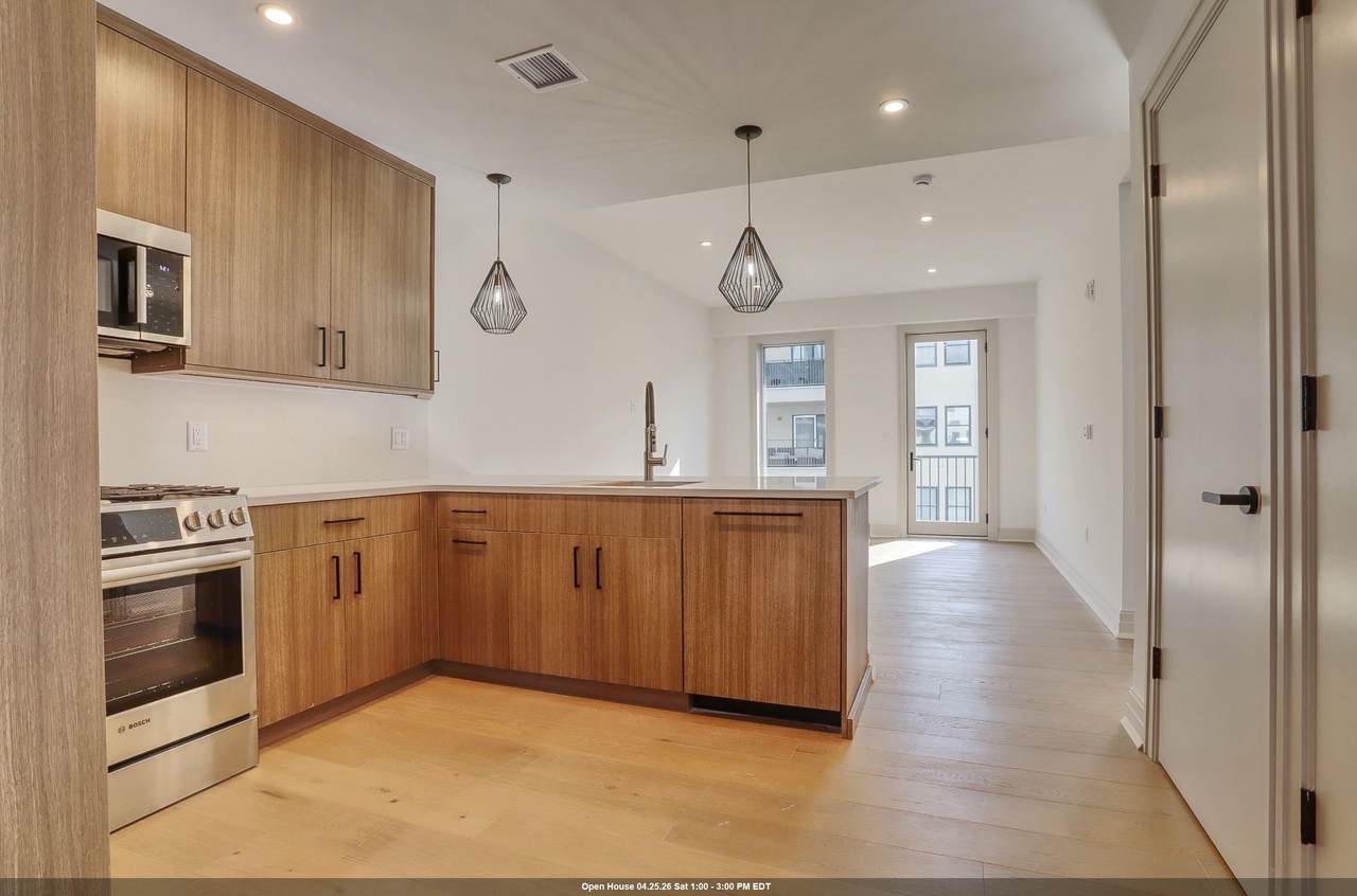 921 Madison St - Photo 1