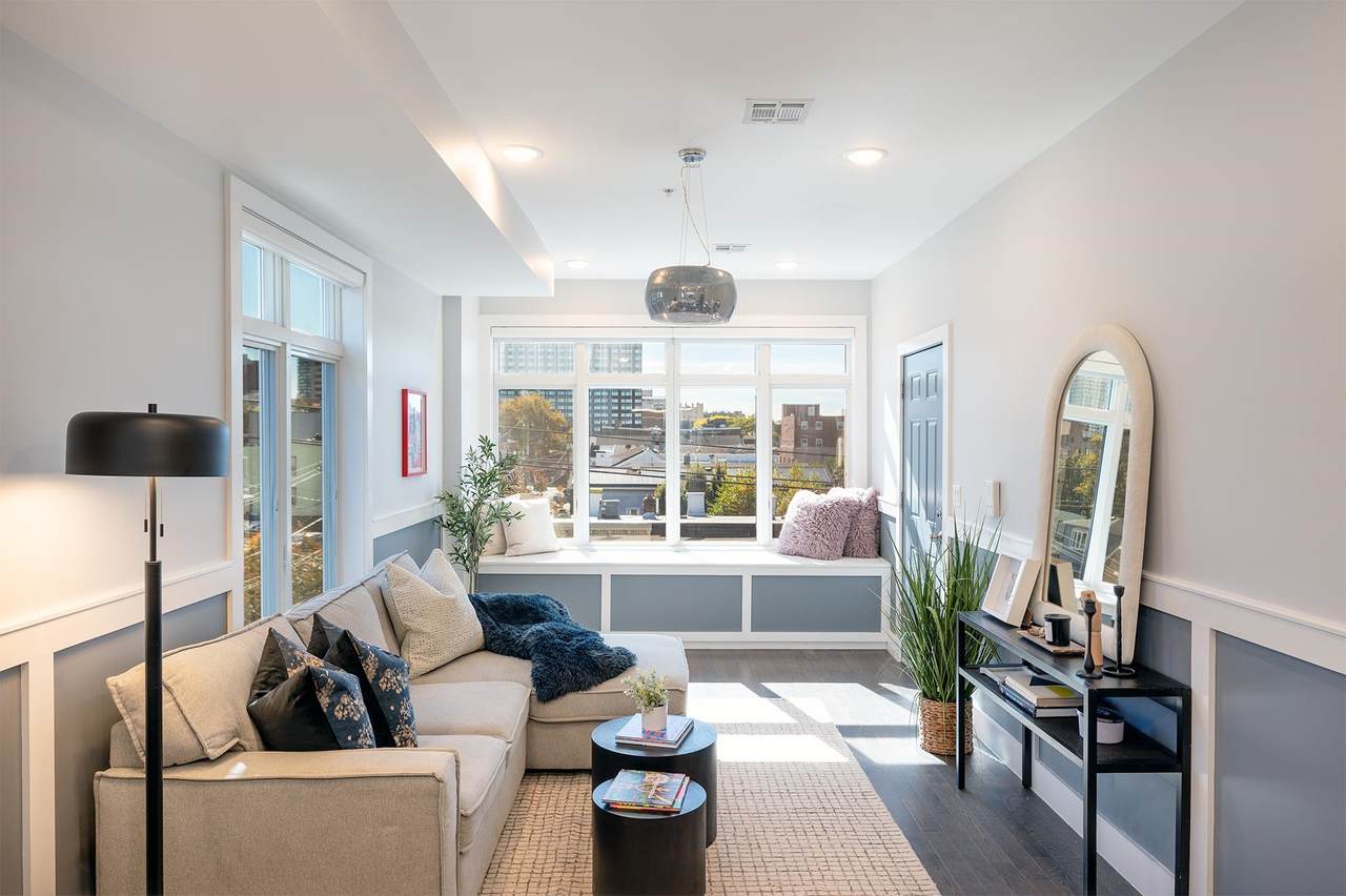 270 St Pauls Ave - Photo 1