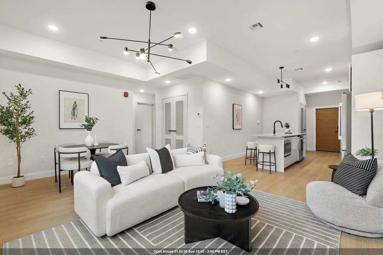 192 Cambridge Ave - Photo 1