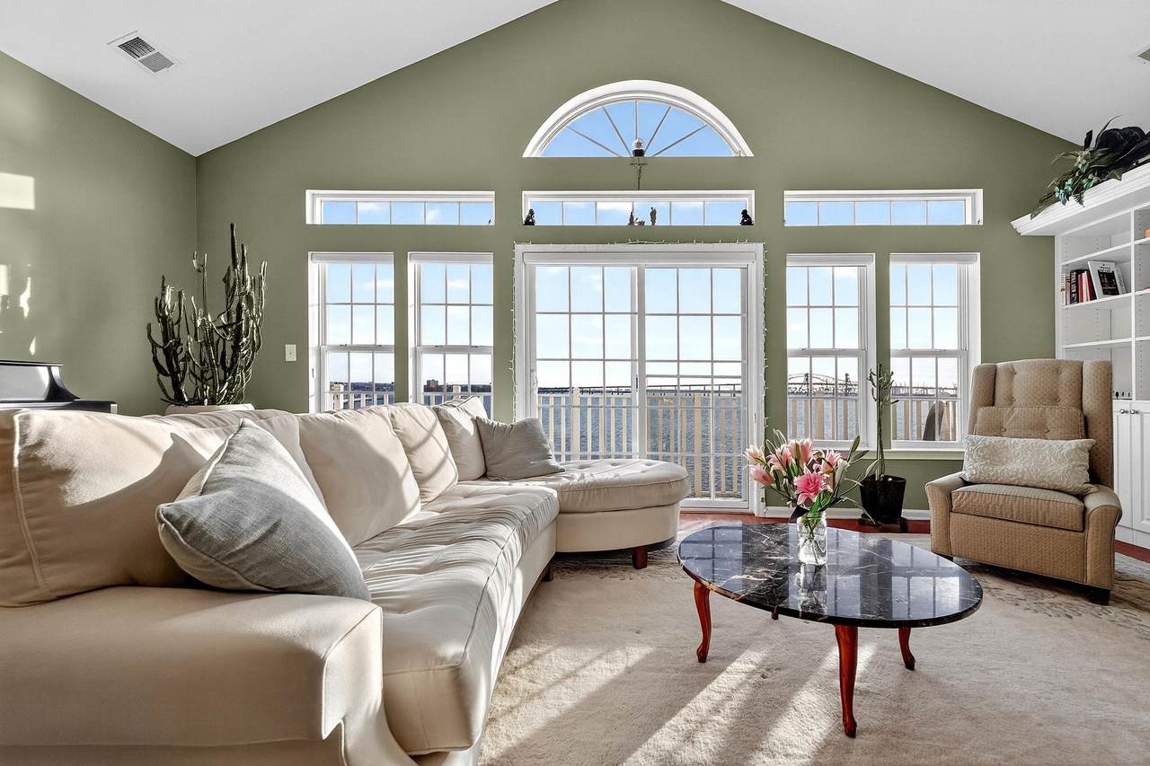 60 Tottenham Ct - Photo 1