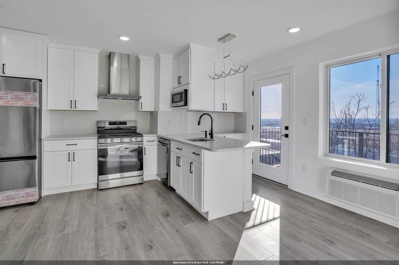 2601 Jane St - Photo 1
