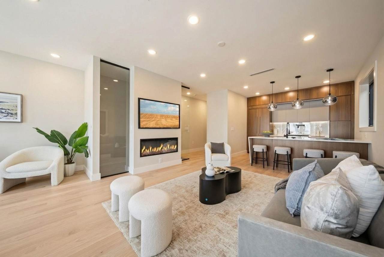 115 Charles St - Photo 1