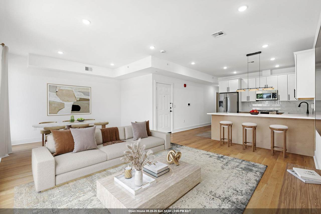 1001 Summit Ave - Photo 1