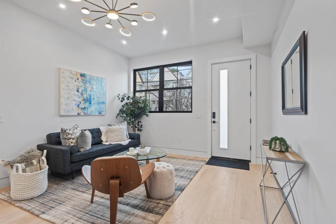 29 Armstrong Ave - Photo 1