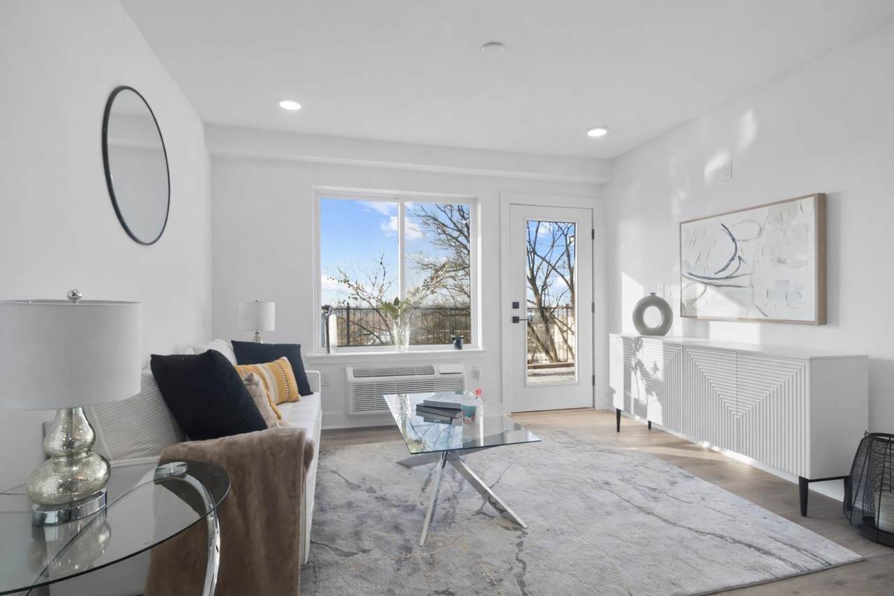2601 Jane St - Photo 1