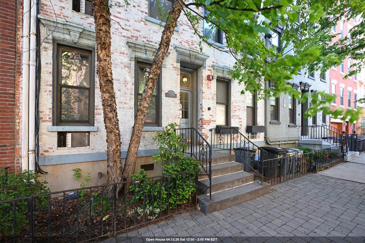 125 Willow Ave - Photo 1