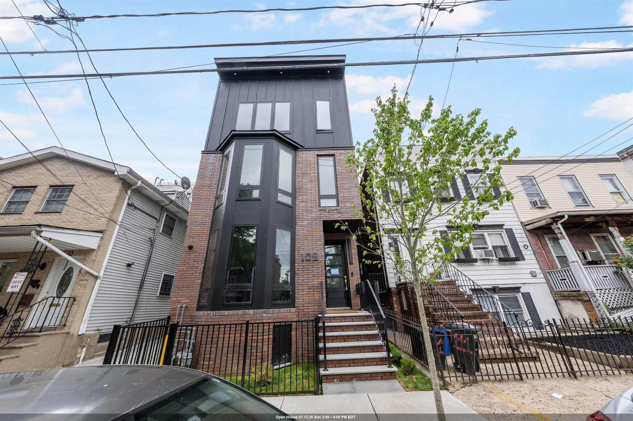 109 Webster Ave - Photo 1
