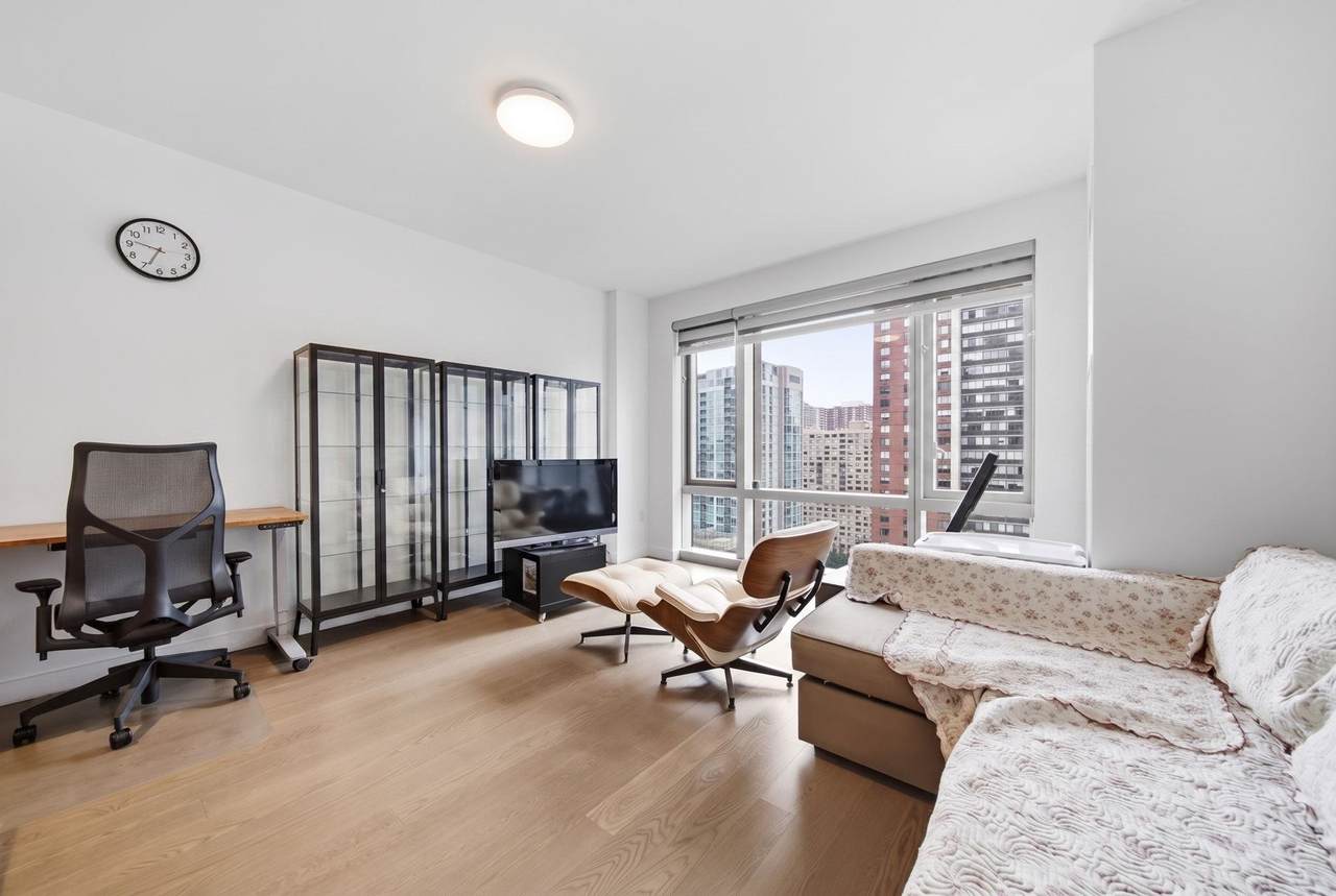 75 Park Lane South - Photo 1