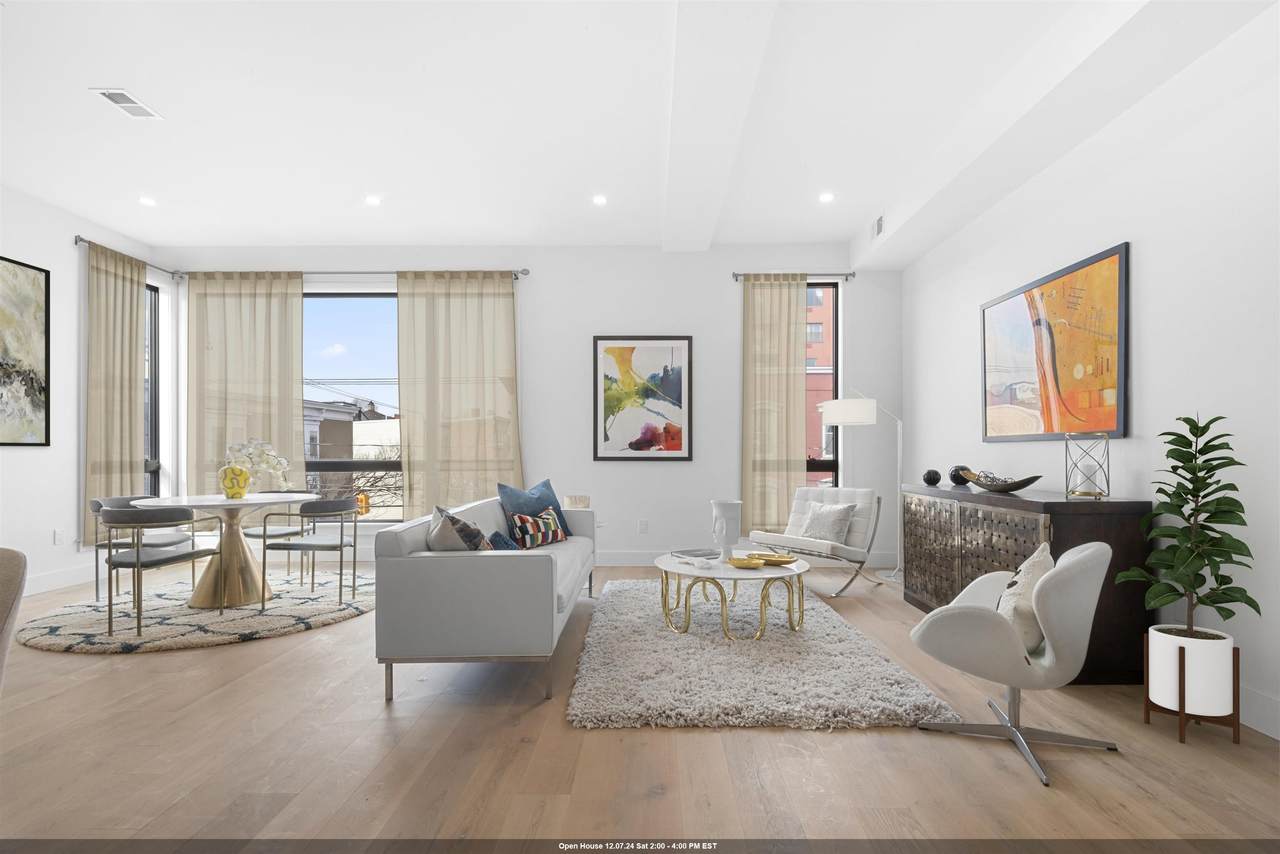 98 Webster Ave - Photo 1