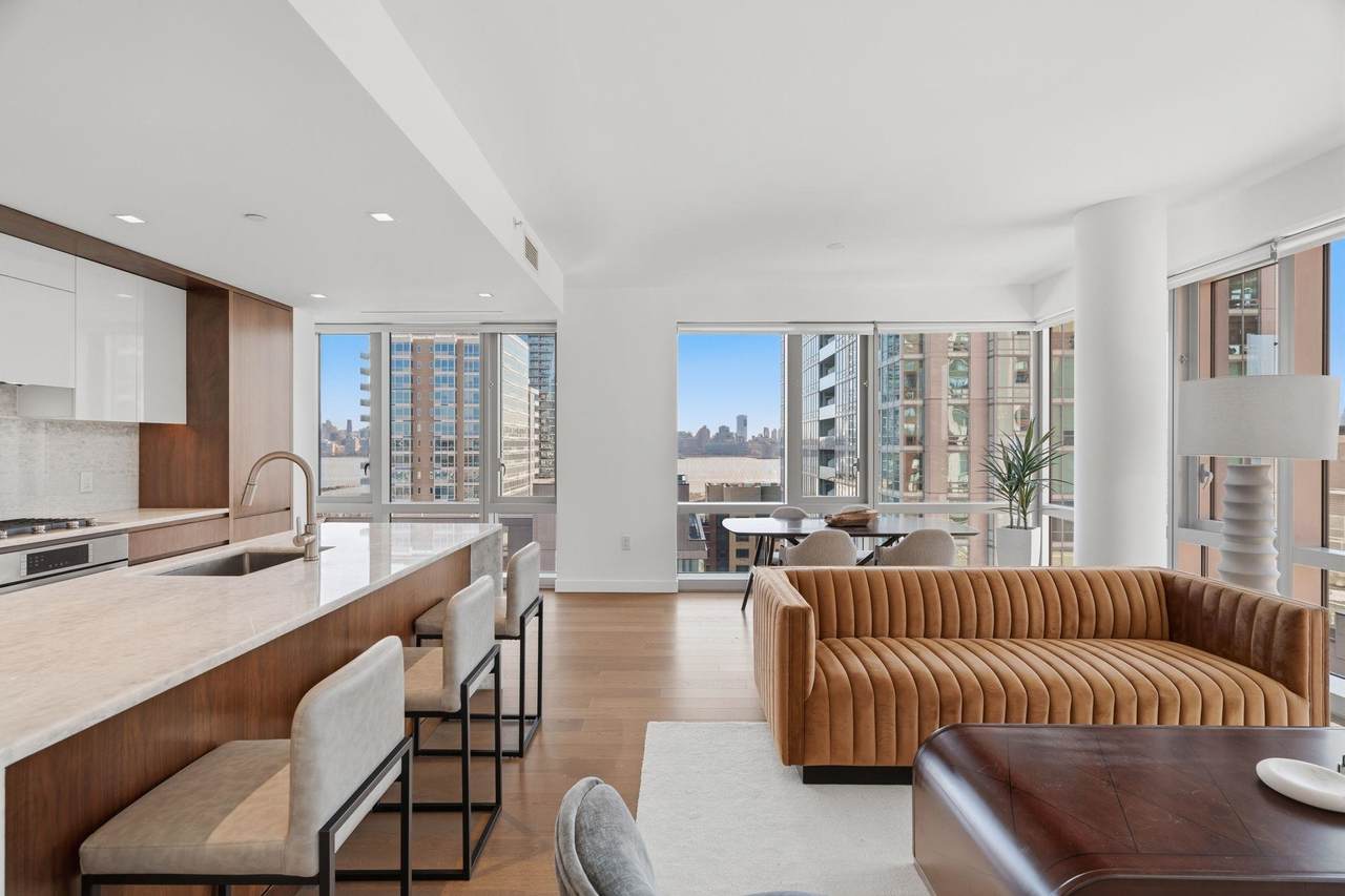 75 Park Lane South - Photo 1