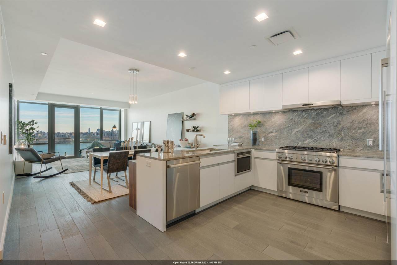 320 Adolphus Ave - Photo 1