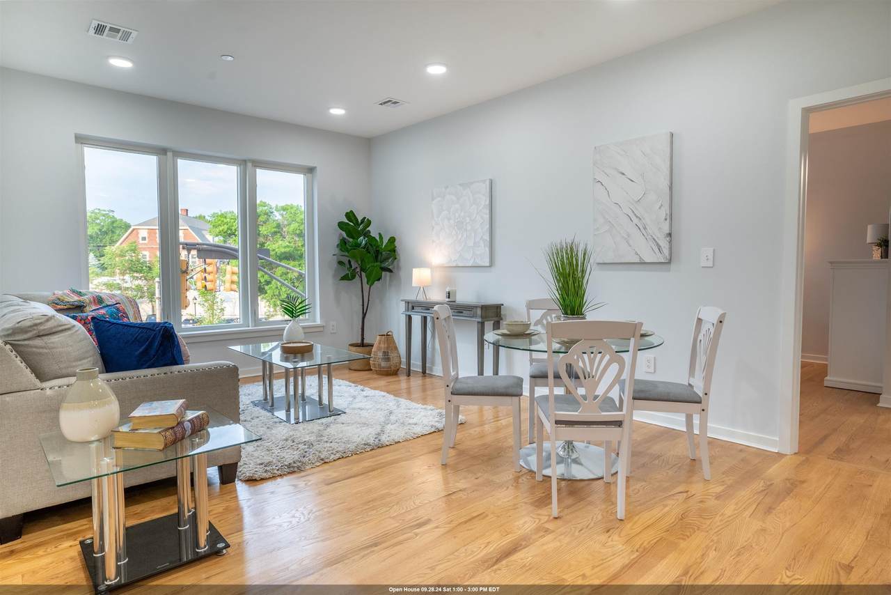 660 Bloomfield Ave - Photo 1