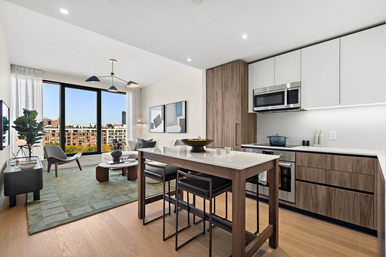 387 8TH ST - Photo 1