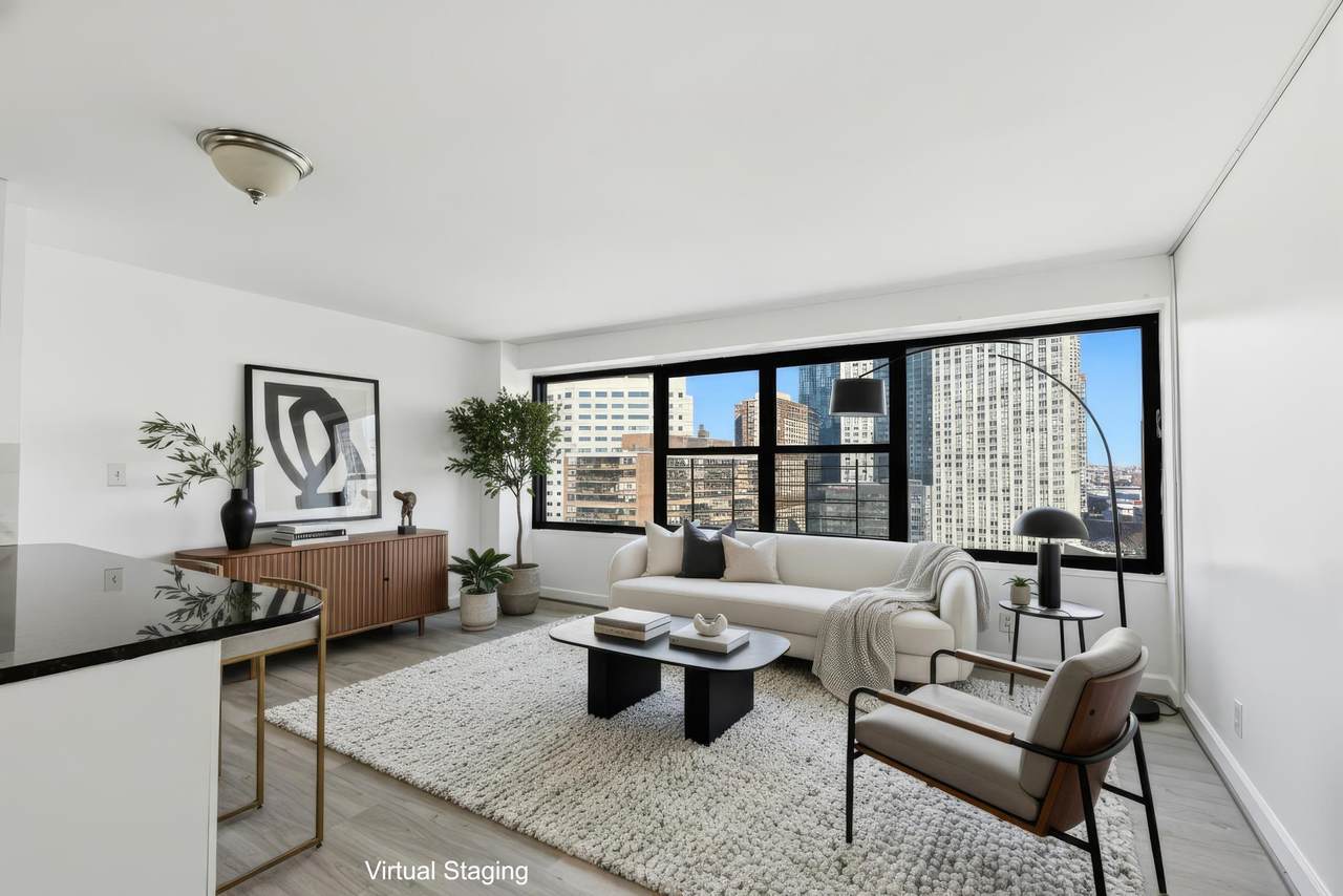 135 Montgomery St - Photo 1