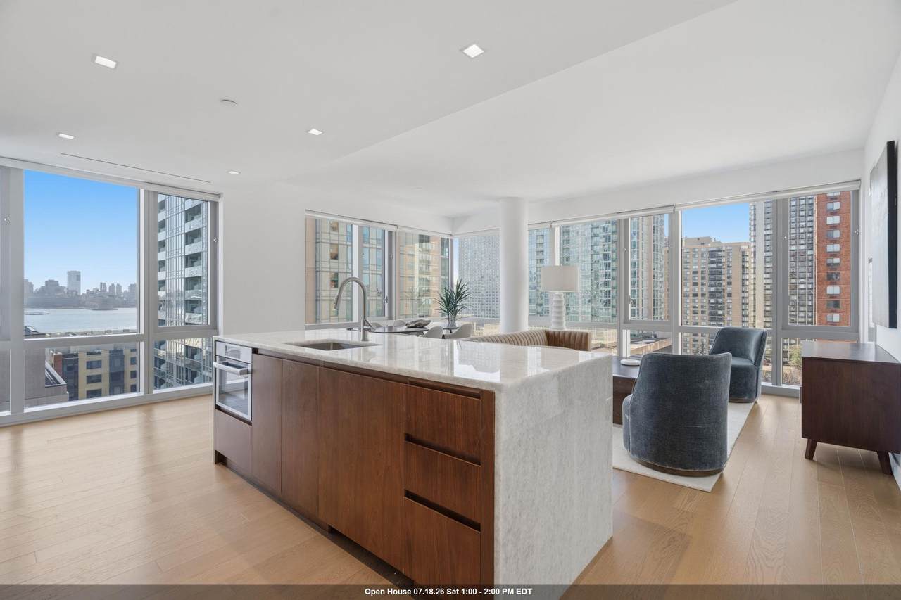 75 Park Lane South - Photo 1