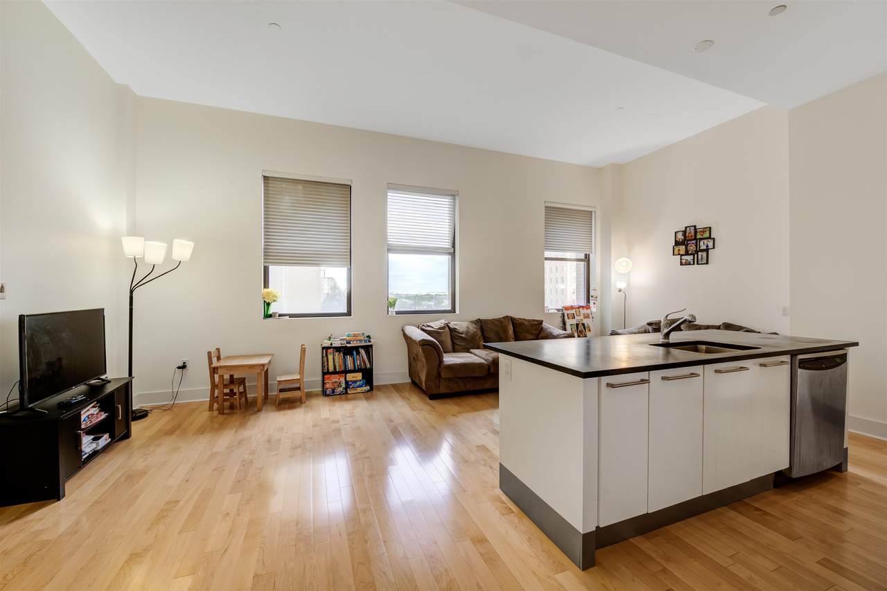 4 Beacon Way - Photo 1