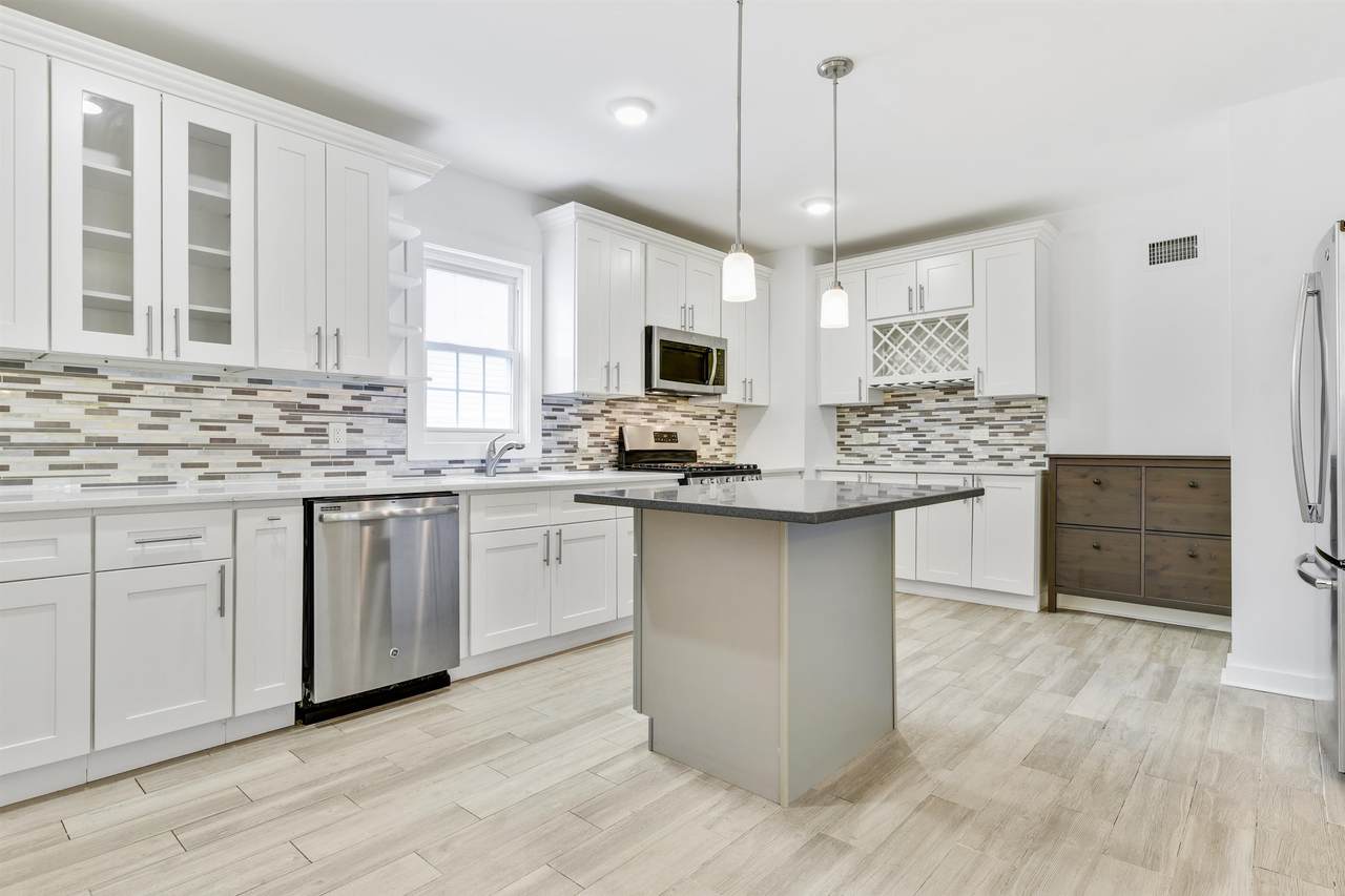 8615 5TH AVE - Photo 1