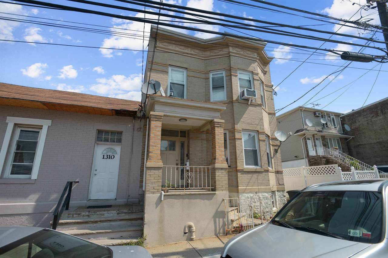 1308 67TH ST - Photo 1