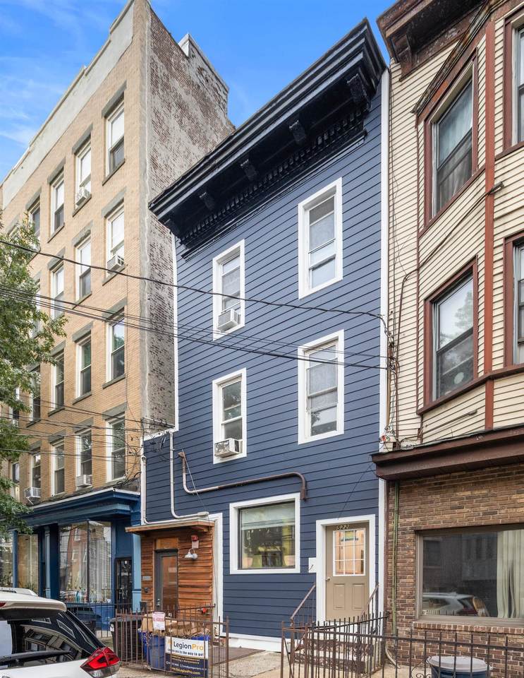 522 Jefferson St - Photo 1