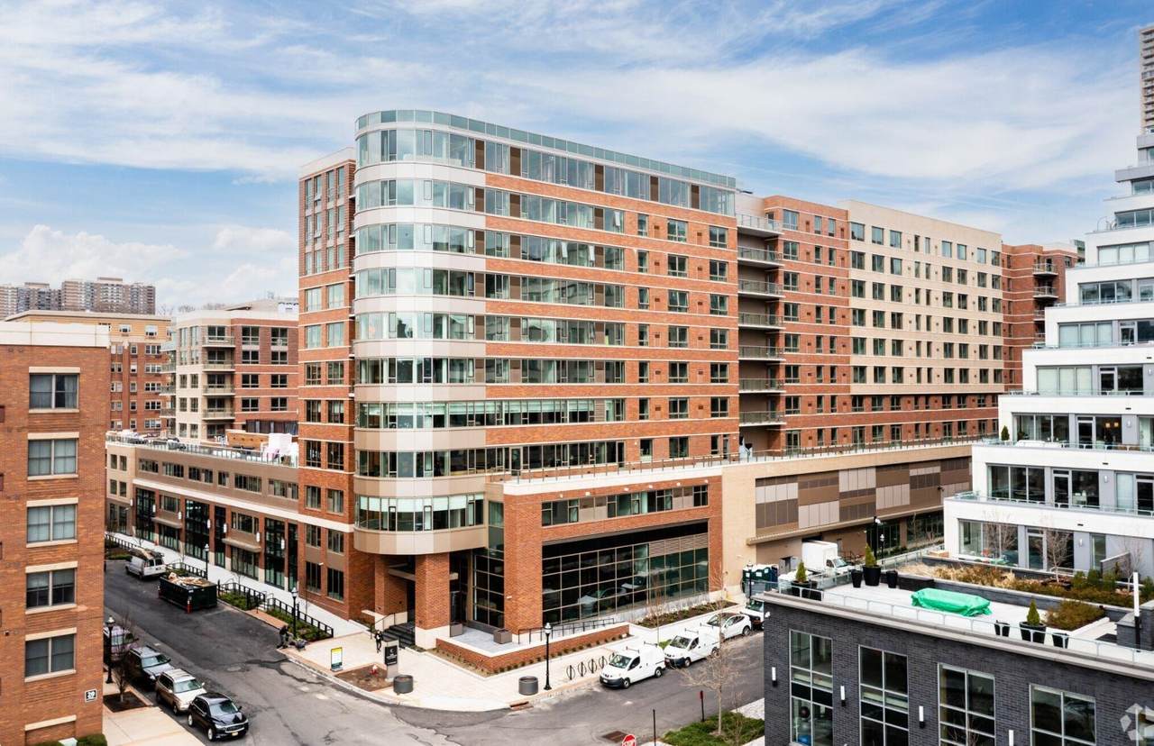17 Avenue At Port Imperial - Photo 1