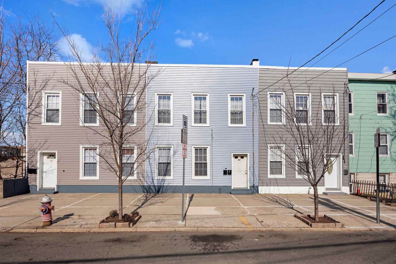 69 Chestnut Ave - Photo 1
