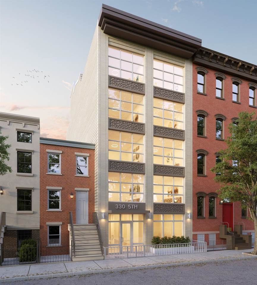 330 5TH ST - Photo 1