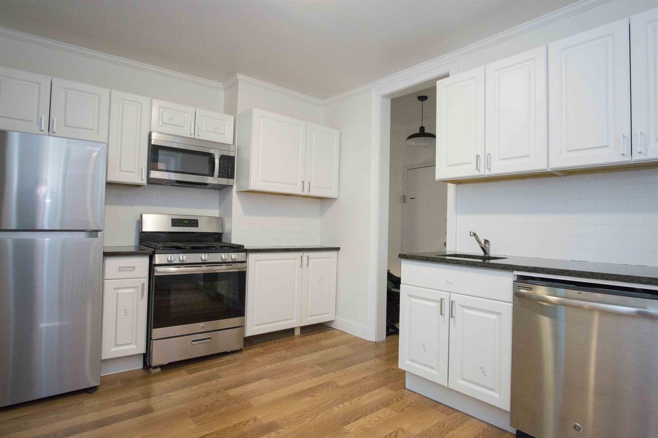 59 Hopkins Ave - Photo 1