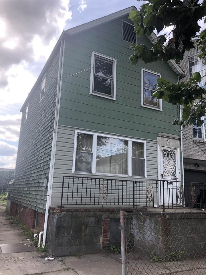 73 Waydell St - Photo 1