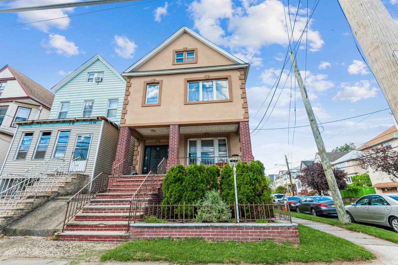 635 Avenue E - Photo 1