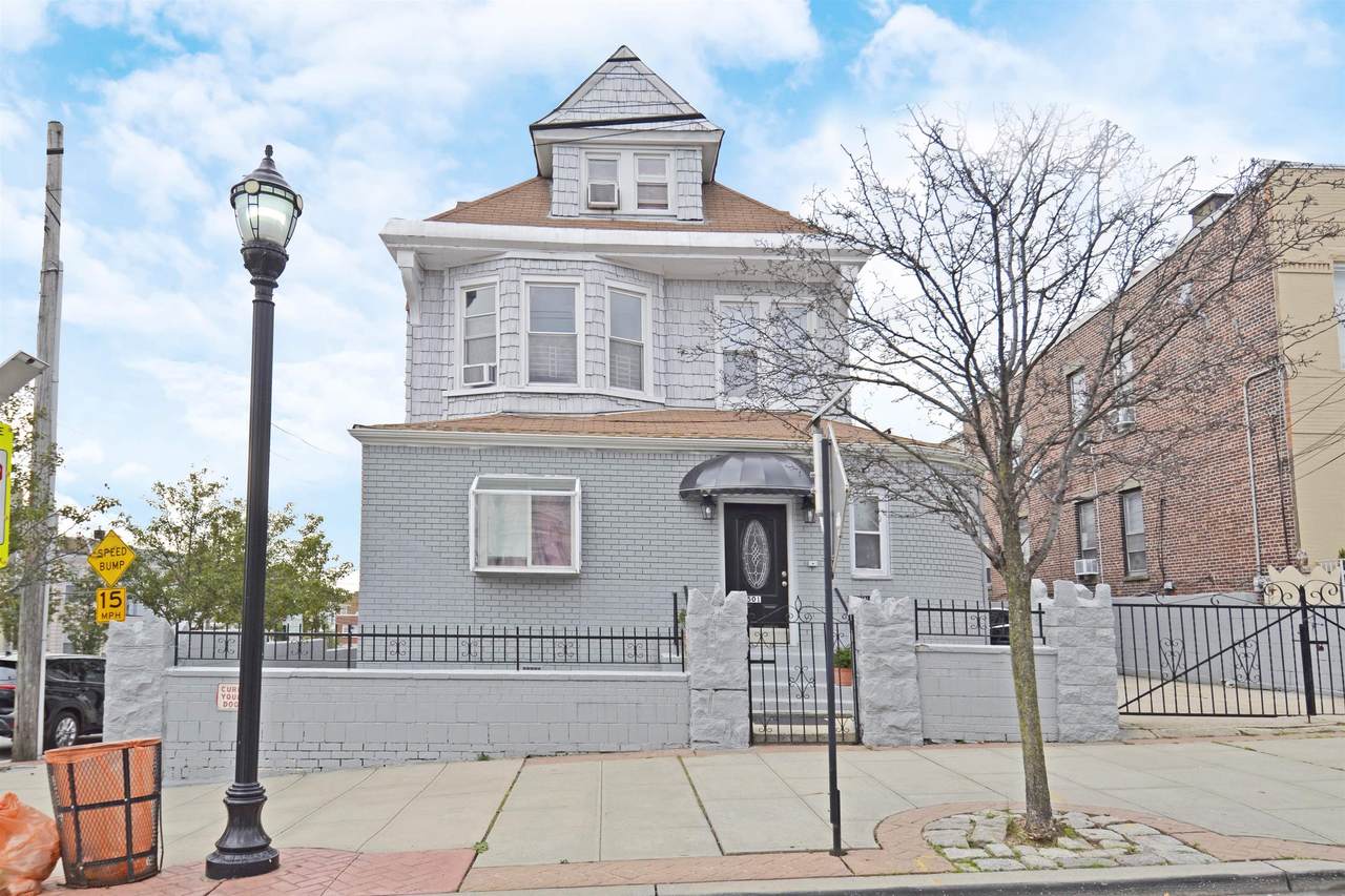 1501 Central Ave - Photo 1