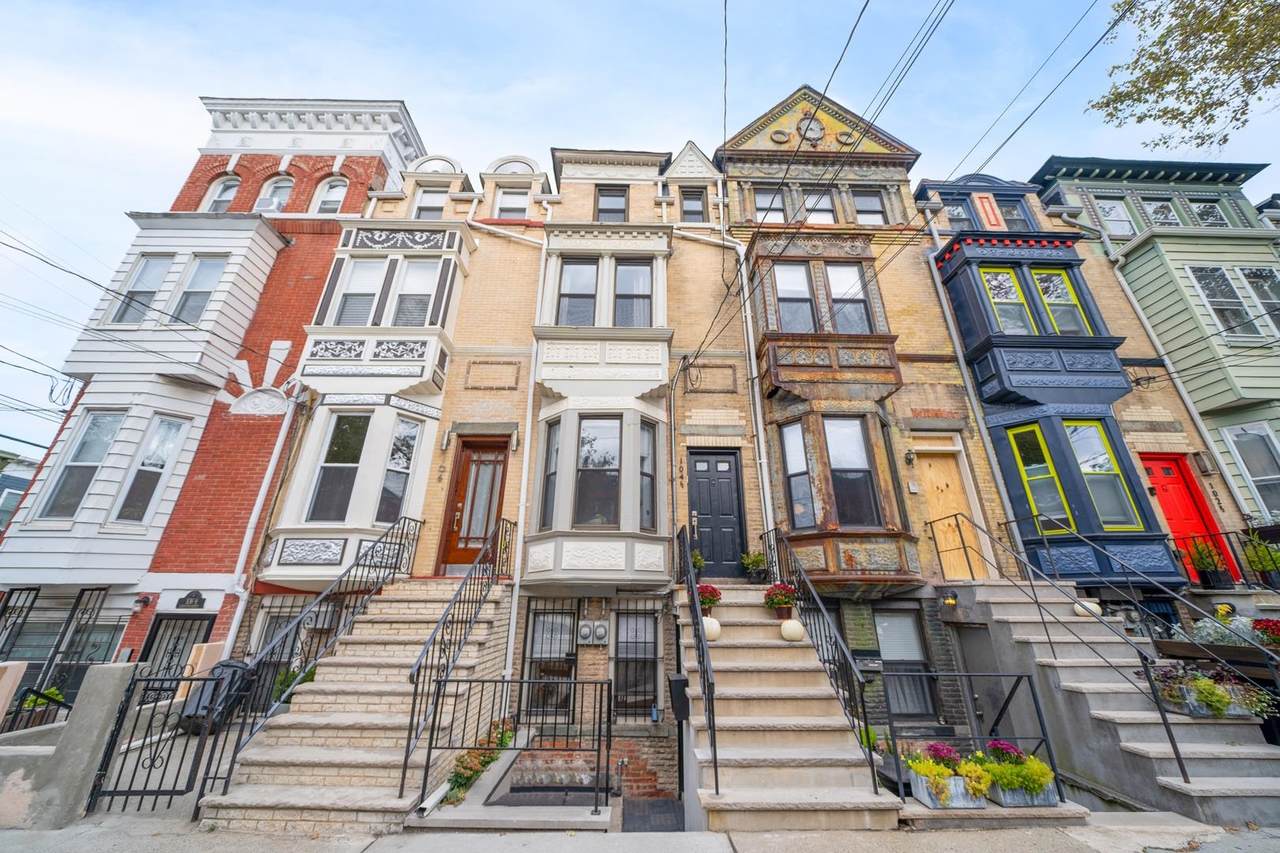 104 1/2 Lafayette St - Photo 1