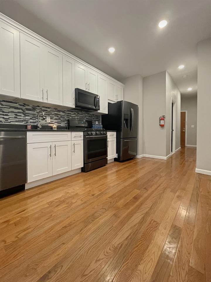 101 Bidwell Ave - Photo 1