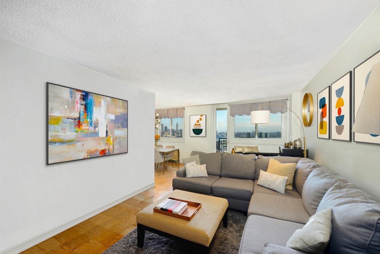 100 Manhattan Ave - Photo 1