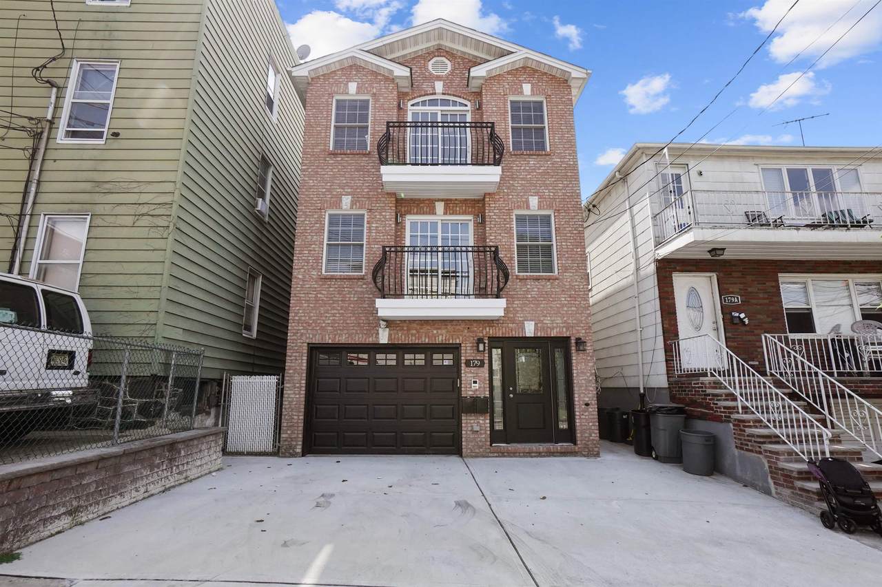 179 Lincoln St - Photo 1
