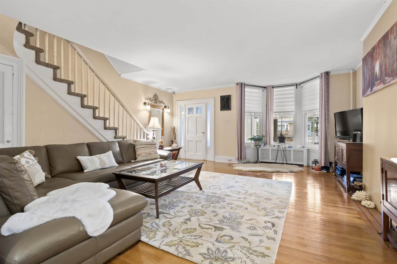 71 West 33Rd St - Photo 1