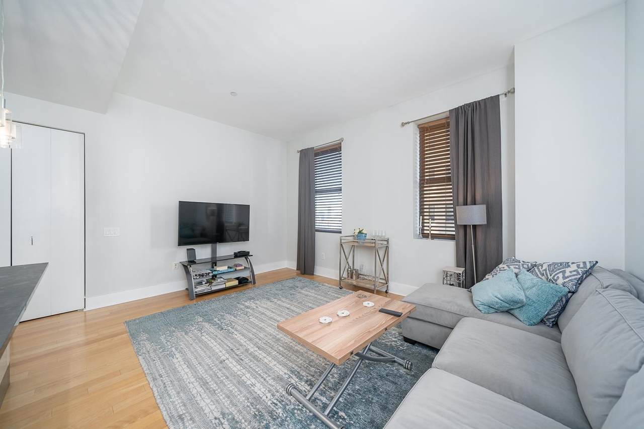 4 Beacon Way - Photo 1