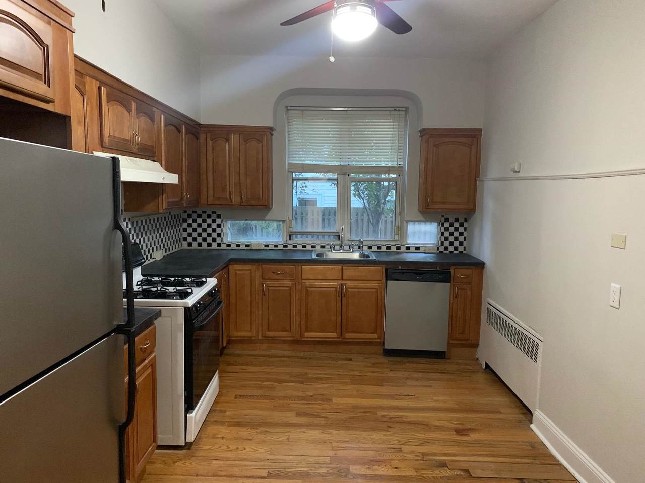 126 Madison St - Photo 1